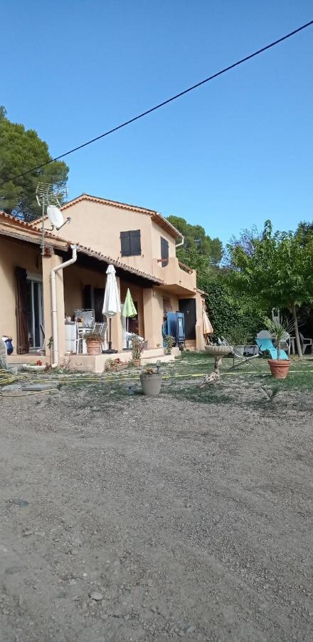 Les Cigales Villelaure Exterior foto