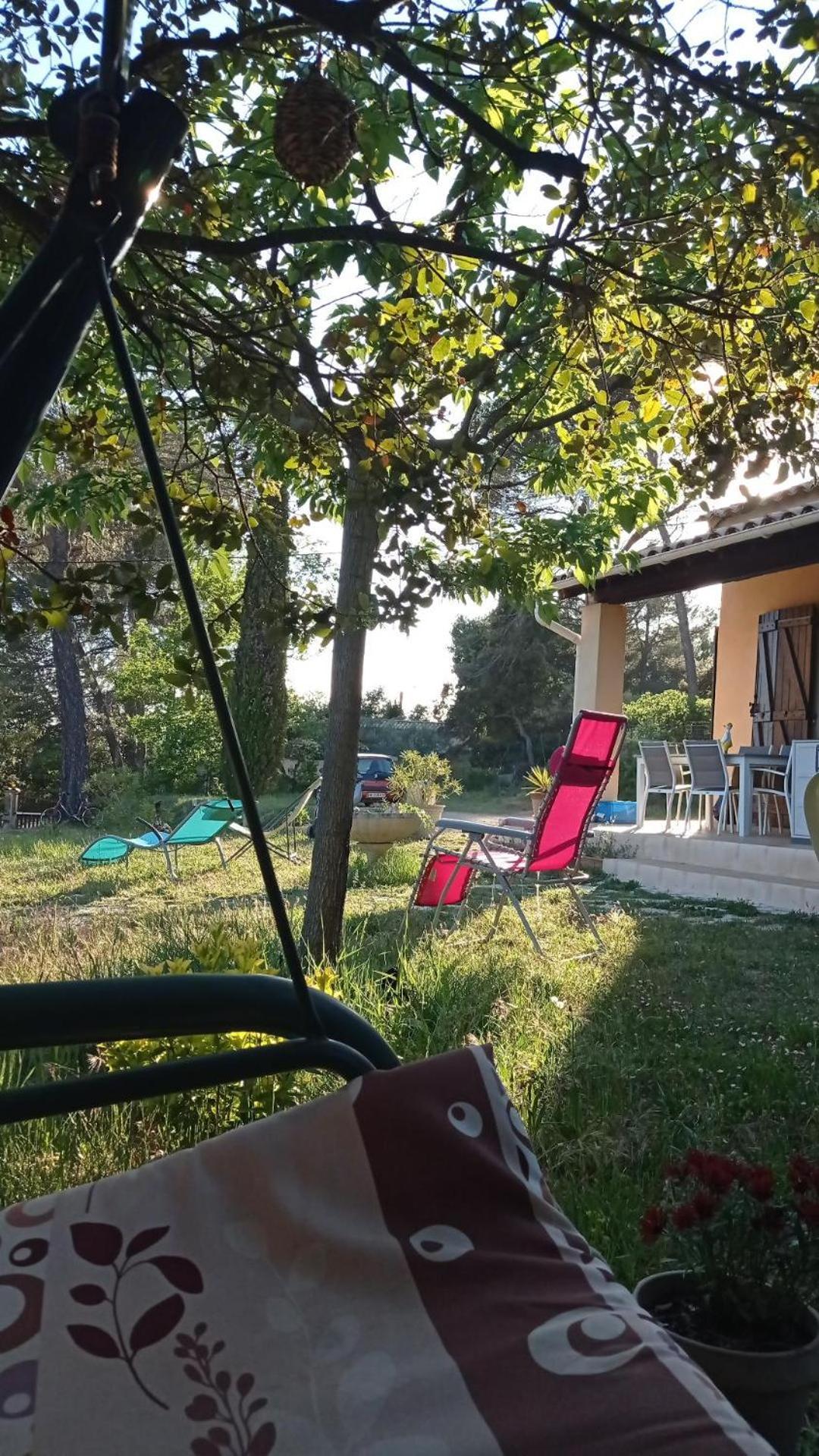 Les Cigales Villelaure Exterior foto
